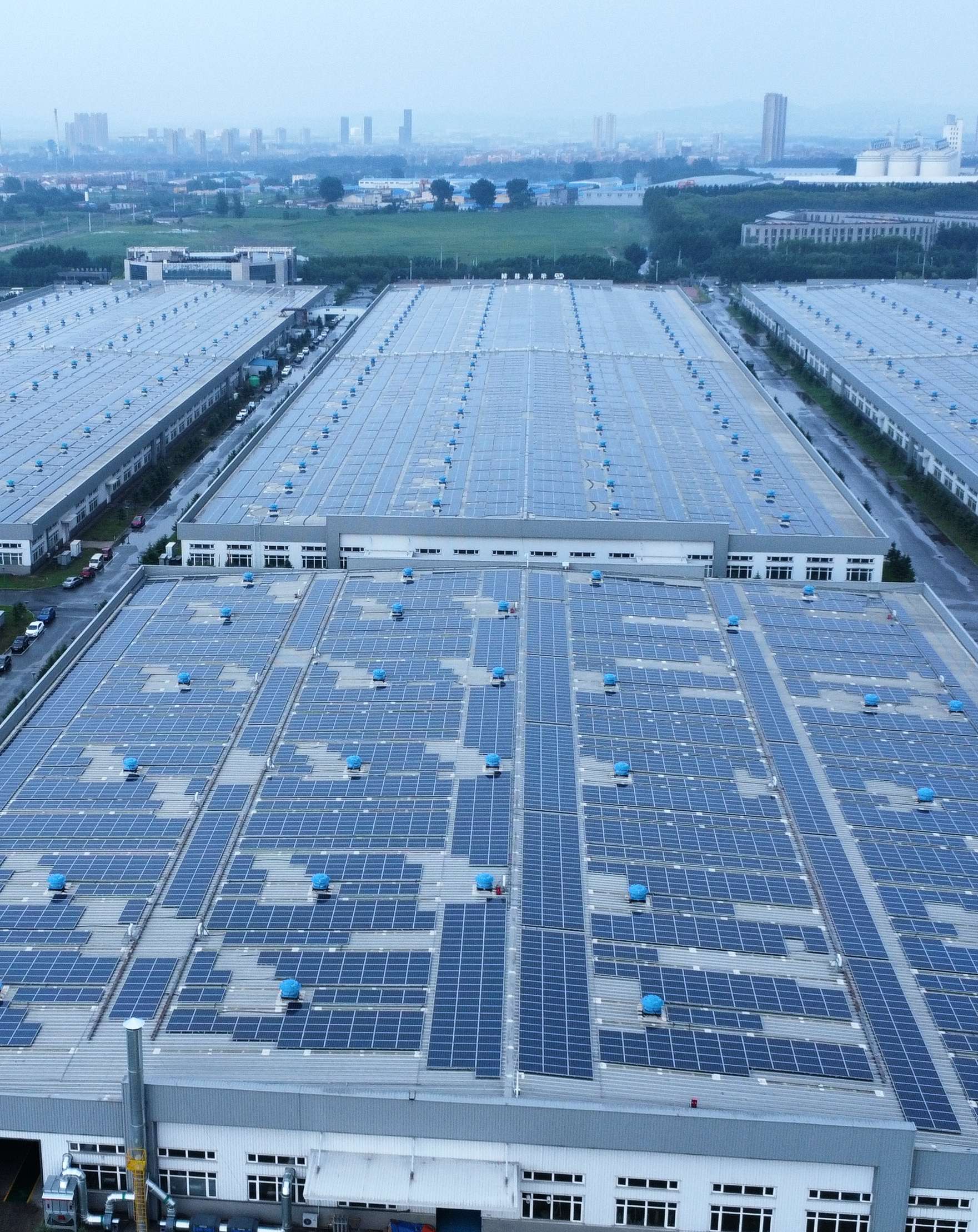 2017年12月 遼寧沈陽(yáng)蘇泊爾工業(yè)園18MW光伏發(fā)電項(xiàng)目 年發(fā)電約2000萬度.jpg